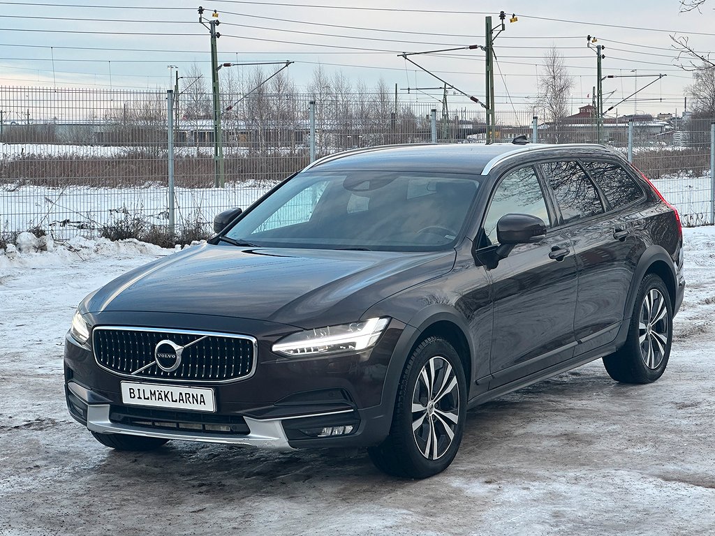 Volvo V90 Cross Country D4 AWD Geartronic Momentum 2Ägare