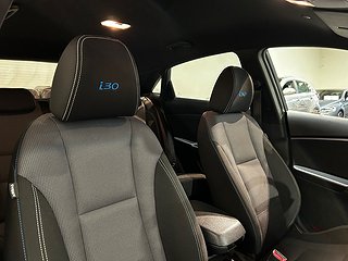 Hyundai i30 5-dörrar 1.6 Premium Mvärm Psens Rattvärme SoV