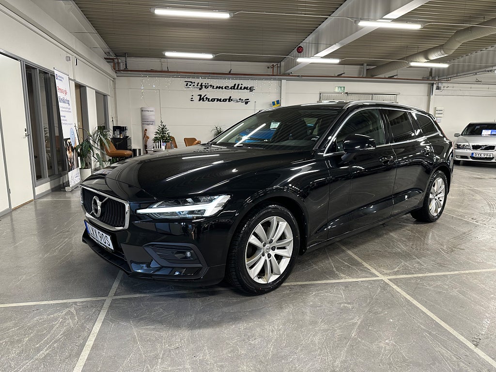 Volvo V60 D4 Momentum Skinn Pilot assist Adaptiv Värmare Navi