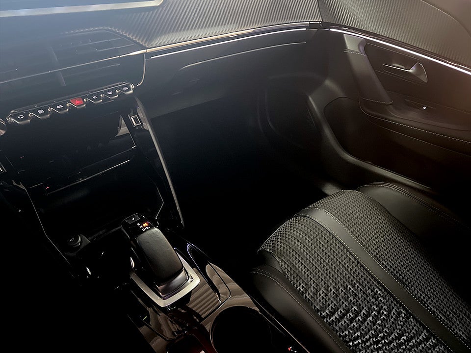 Bild på Peugeot E-2008 GT 50kWh 136hk Aut - B-KAMERA, CARPLAY