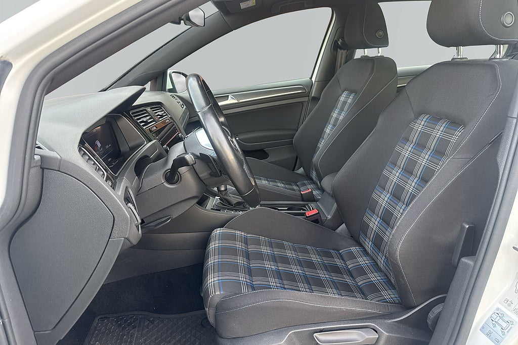 Volkswagen Golf 2020