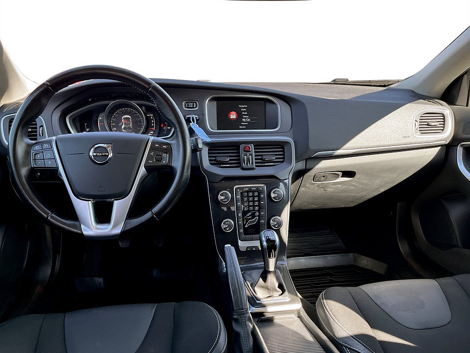 Bild på Volvo V40 D2 Momentum 120hk B-KAMERA PANO