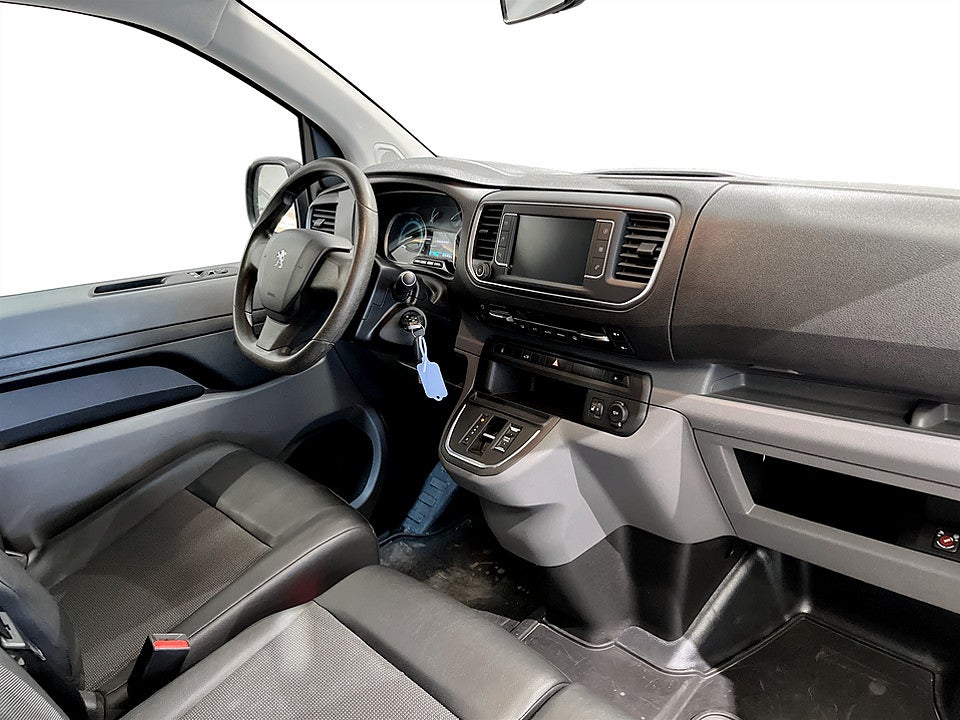 Bild på Peugeot e-Expert PRO+ 50 kWh 136hk Aut L2 DRAG