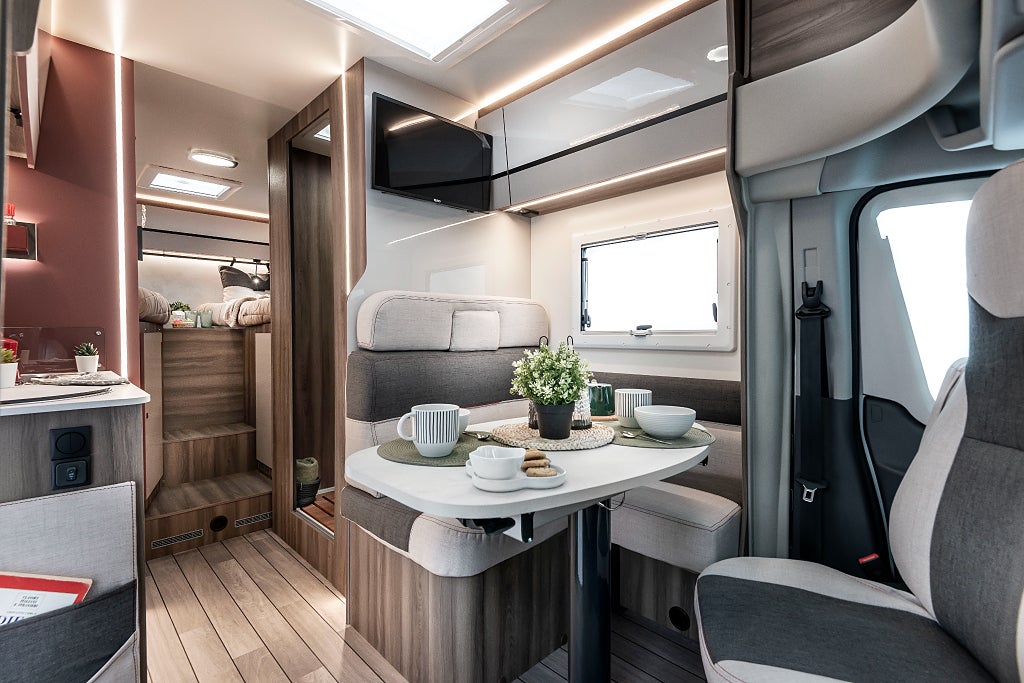 Roller Team Kronos FIT 281 , Automat, 6.70 m, diesel. thumbnail