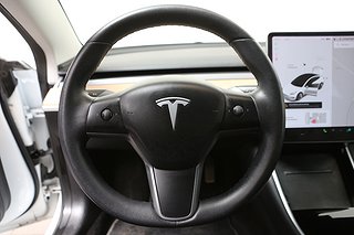 Sedan Tesla Model 3 15 av 23