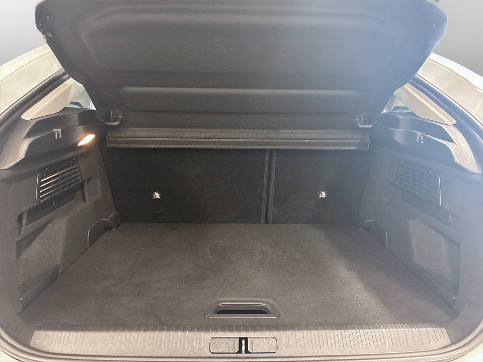 Bild på Citroën e-C4 Feel 50kWh 136hk Aut RATTVÄRME P-SENSORER