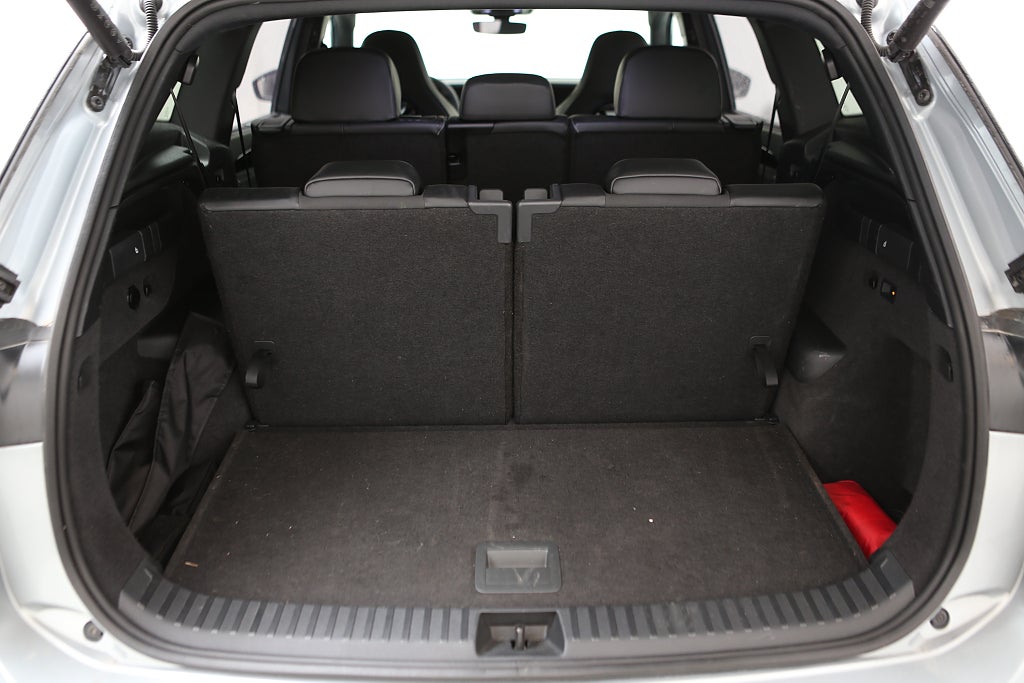 Volkswagen Tayron 2,0 TDI 4M R-Line 7-Sits Värme Drag VAT 2025