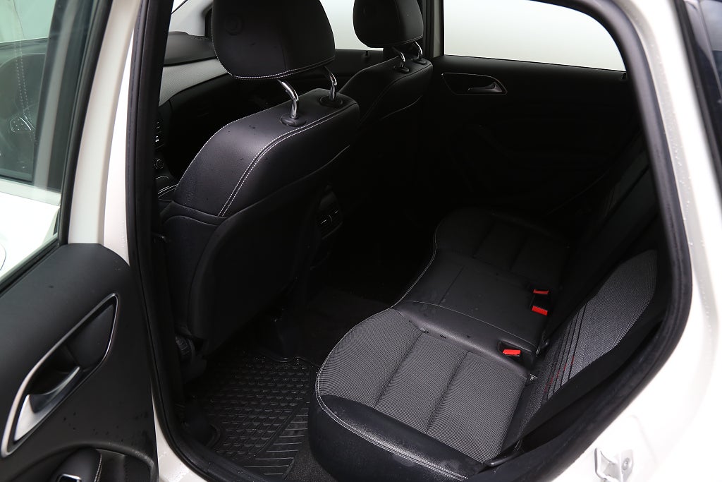 Mercedes-Benz B 180 d 7G-DCT Urban 2016