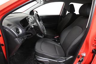 Halvkombi Hyundai i10 9 av 18
