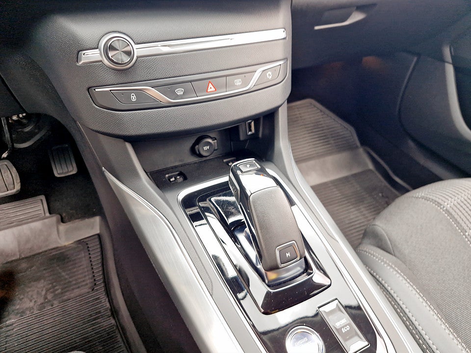 Bild på Peugeot 308 sw Allure 1.2 PT 130hk Aut P-SENSORER
