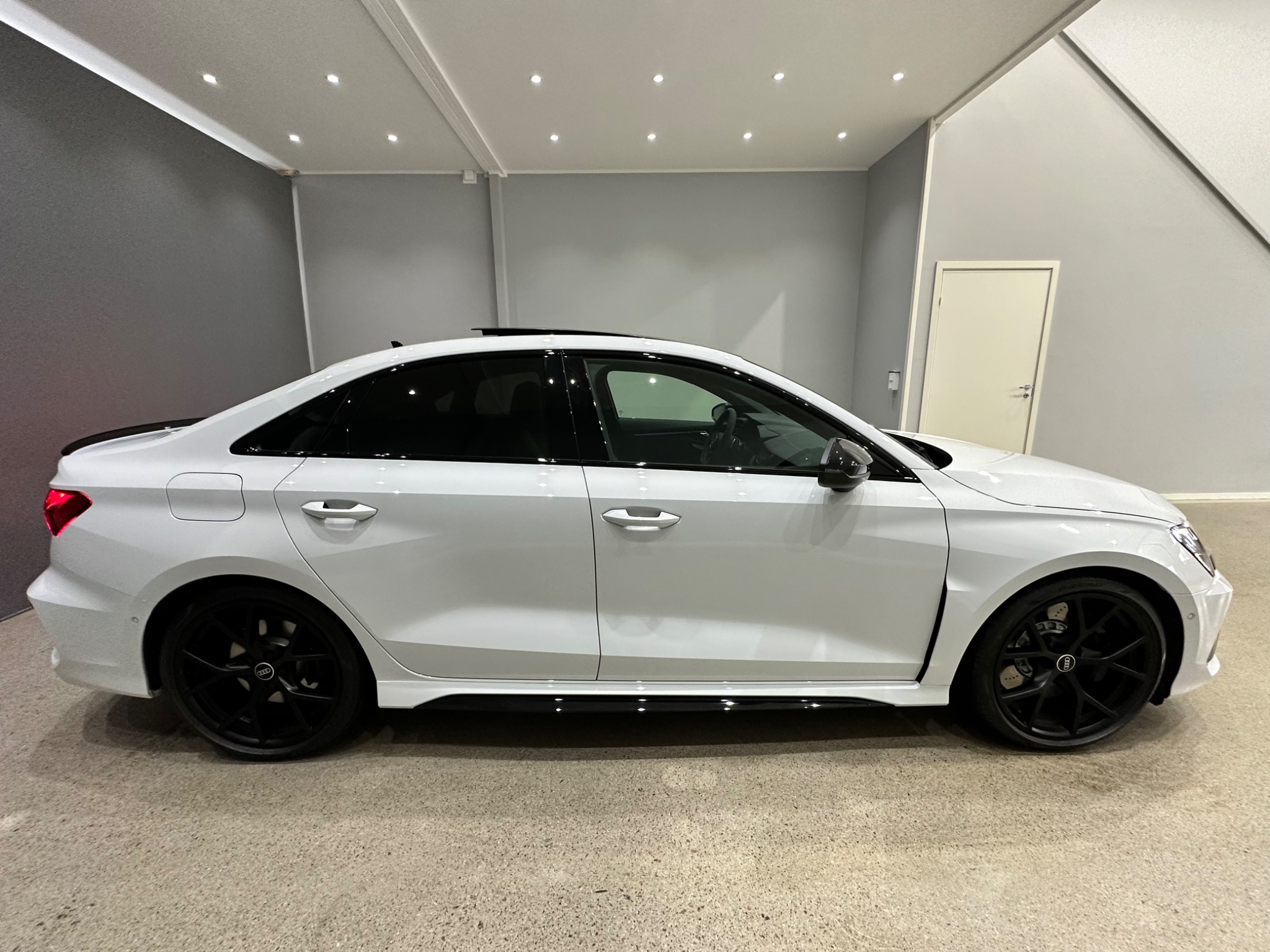 Audi RS3 SEDAN / 2,5 TFSI / 400 HK 2023, photo 4/55