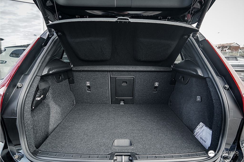 Volvo XC40 Recharge T4 211hk