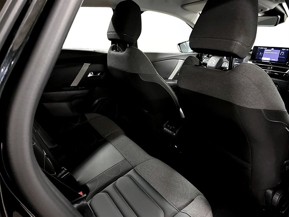 Bild på Citroën C4-X Shine 1.2 PT 130hk Aut CARPLAY NAVI