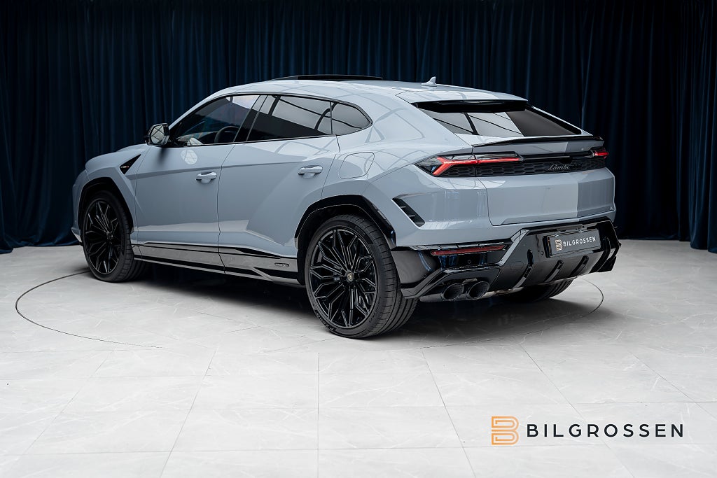 Lamborghini Urus SE Style-P Dark Adv 3D B&O Grigio Acheso 23” NY