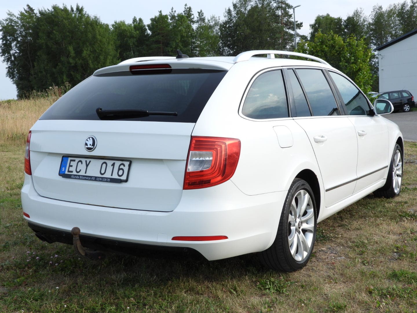 Skoda Superb Kombi 2.0 TDI 4x4 Ambition 2014, bild 4/57