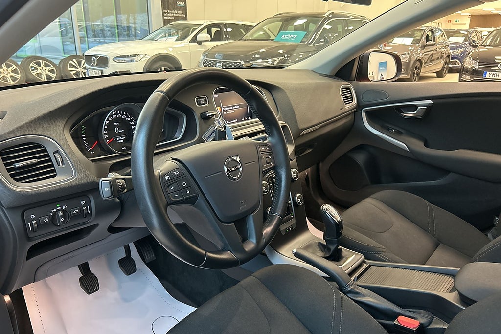 Volvo V40 Cross Country D2 Kinetic P-Sensorer/VOC/BT 7452MIL