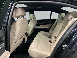 BMW 750 i xDrive Steptronic M Sport Välskött/Välutrustad/S&V-Däck