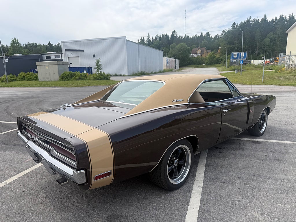 Dodge Charger 500 V8