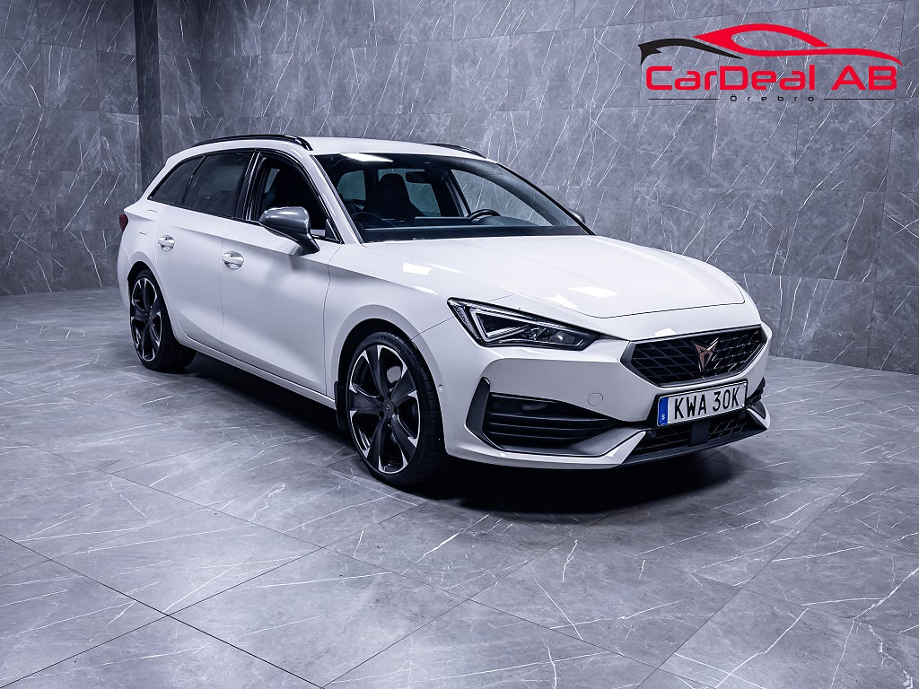 Cupra Leon Sportstourer e-Hybrid Cockpit Kamera *SE SPEC* MOMS