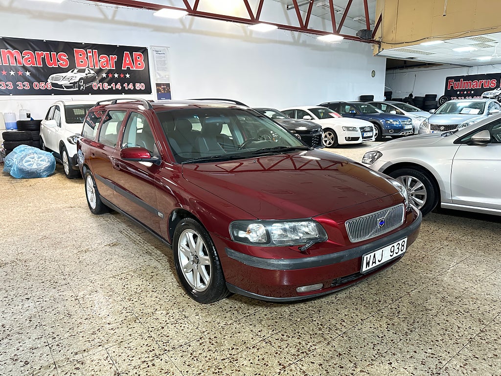 Volvo V70 2.5T Business Ny Servad & Ny besiktigad 