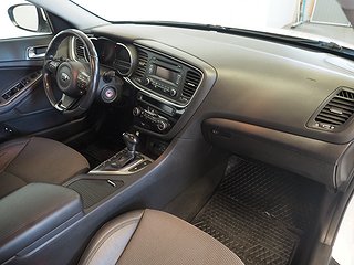 Sedan Kia Optima 6 av 21