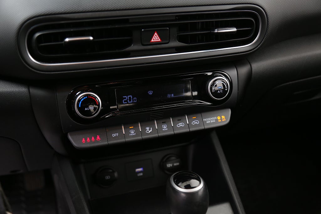 Hyundai Kona 1,0 T-GDI 120hk Essential Aut Kamera Carplay Drag 2023