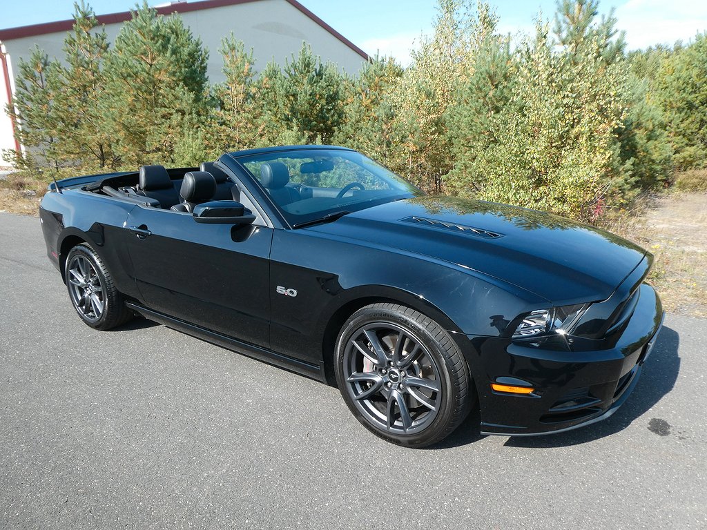 Ford Mustang GT Cab 5.0 / Inkommande bil