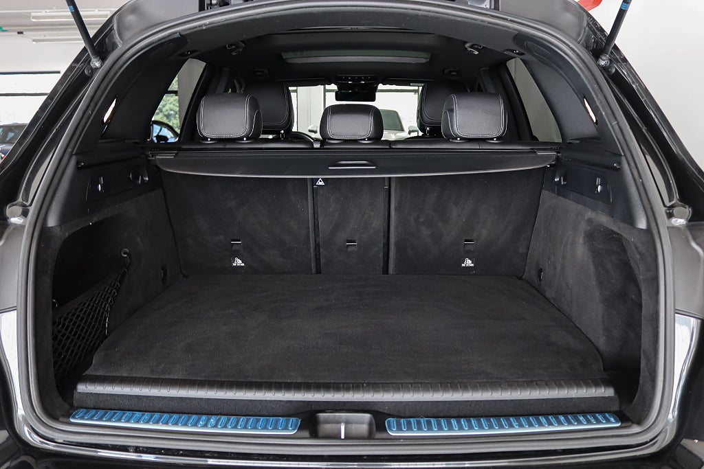 Mercedes-Benz GLC 300 de Full AMG Cockpit Pano Night Värmare Drag