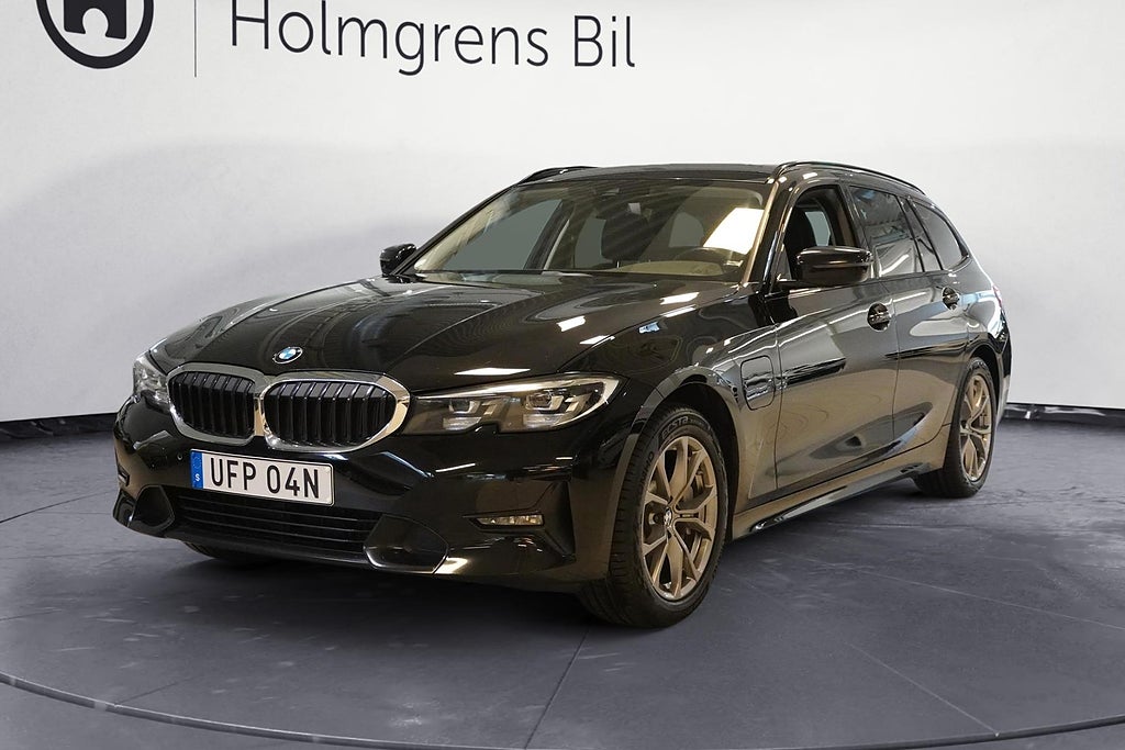 BMW 330e xDrive Touring Sport Line Drag Aktiv Fart HiFi | Ränta 3,95%