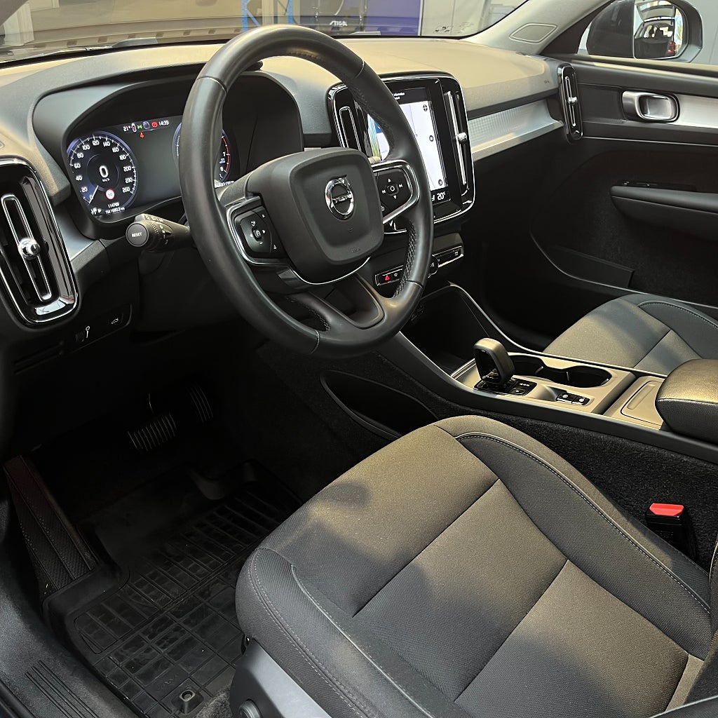 Volvo XC40 T3 Geartronic Momentum Advanced Carplay Backkamera Navi