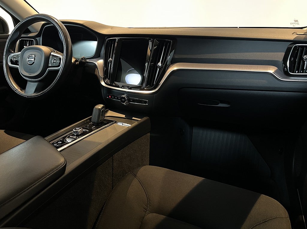 Volvo V60 Cross Country B4 AWD Geartronic Advanced SE DRAG B-KAMERA CARPLAY H&K