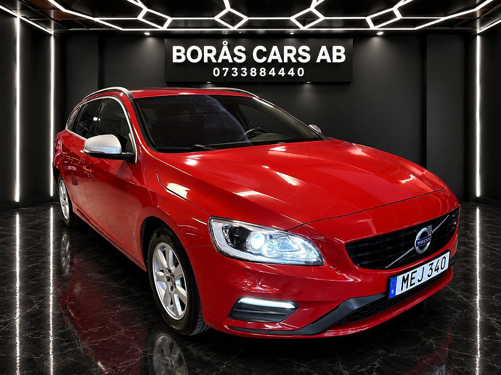 Volvo V60 D4(190hk) AWD R-Design*600kr/mån*Aut*dragkrok*On-Call*