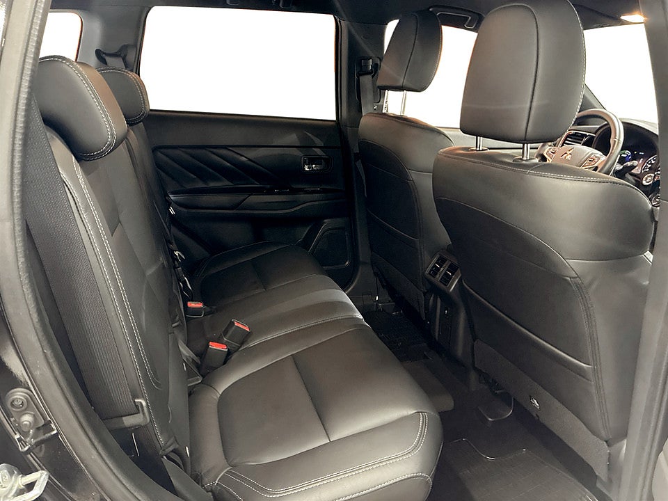 Bild på Mitsubishi Outlander PHEV 224hk Aut AWD P-SENSORER BAK