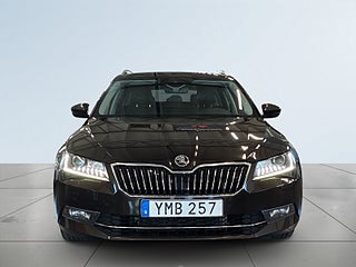 Skoda Superb 2.0 TDI 4×4 Businessline Style S&V/Kamera/Drag/Dvärm – bild 2