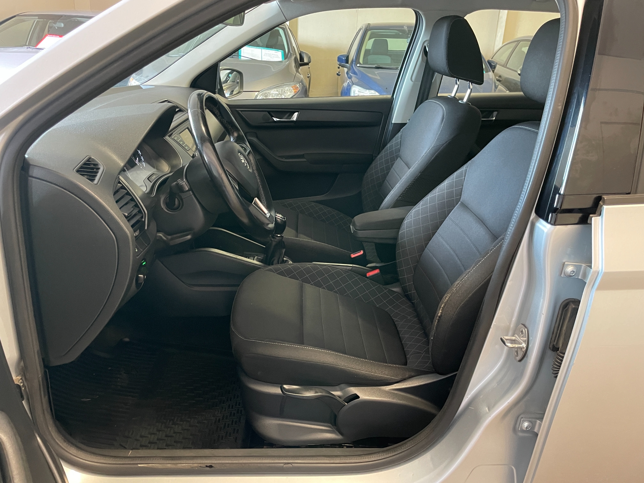 Skoda Fabia 2015, kuva 6/10