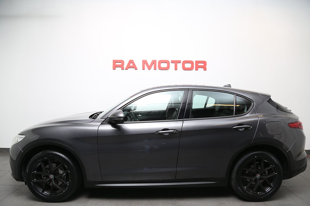 Alfa Romeo Stelvio 2,2 JTD 16V Q4 210hk Aut Webasto Dragkrok 2017