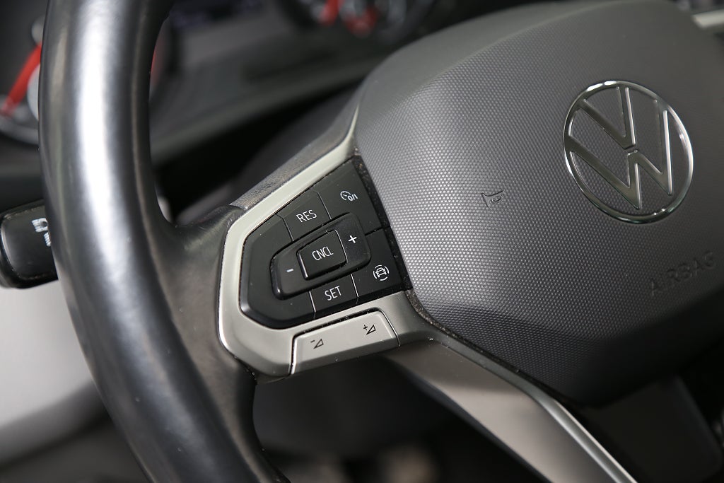 Volkswagen Caravelle 2,0 TDI Comfortline Kombi 9-sits Värmare Drag Leasbar 2022