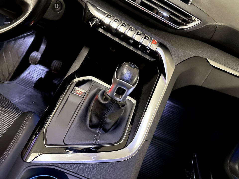 Bild på Peugeot 3008 Allure 1.2 PT PDC-SENSORER CARPLAY 130hk