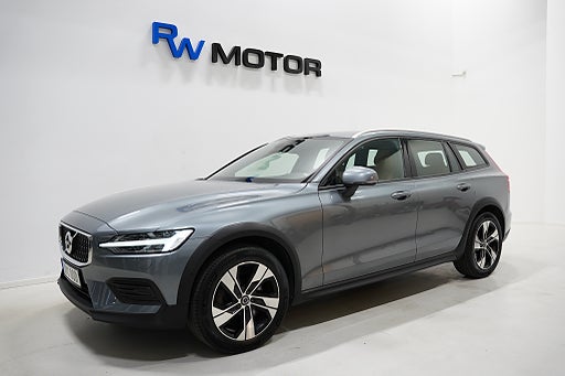 Volvo V60 Cross Country D4 AWD 190hk SE II B-kamera D-värm VOC Drag Skinn Navi