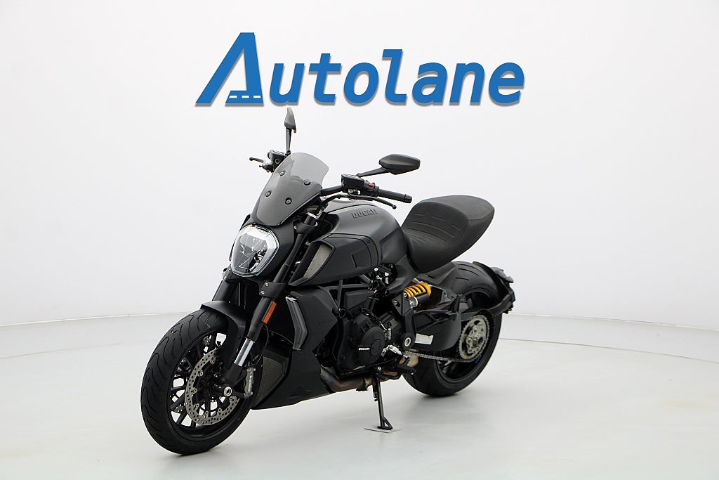 Ducati Diavel 1260 *Nyservad Nya däck *