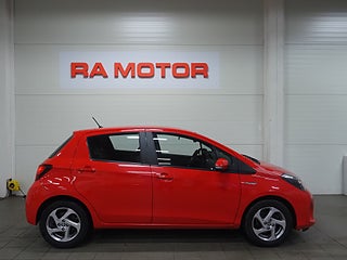 Halvkombi Toyota Yaris 5 av 21