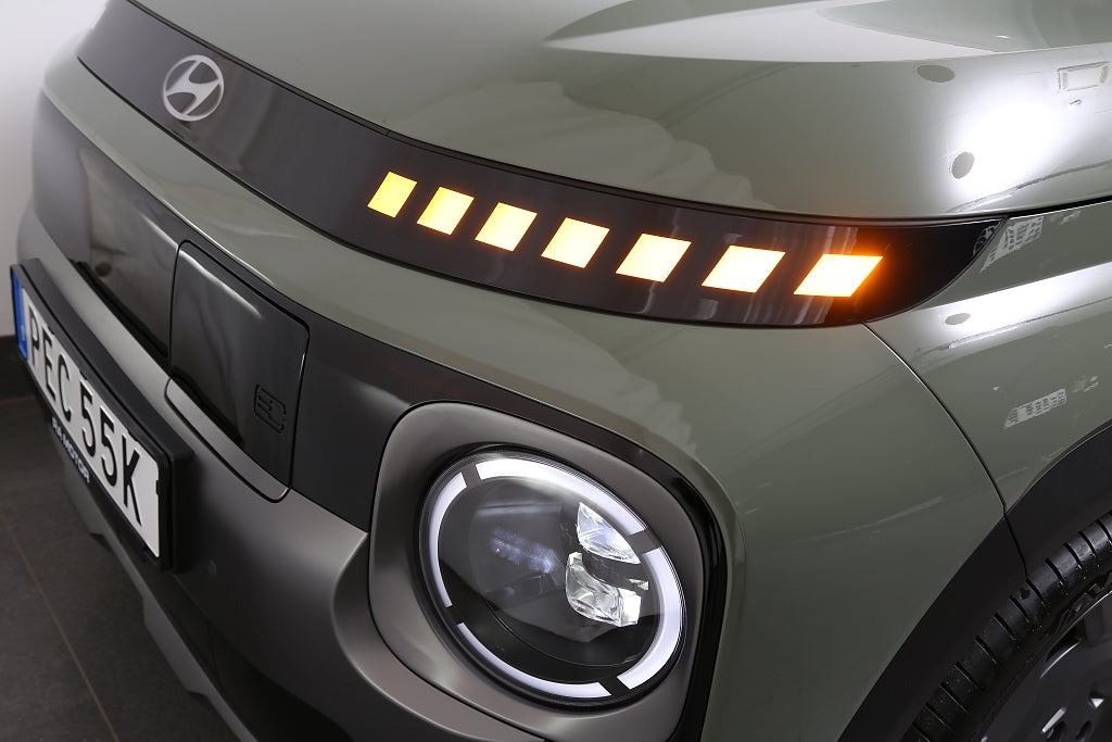 Hyundai Inster Cross Long Range 49kWh  | Moms | Låga mil fd. demobil 2025