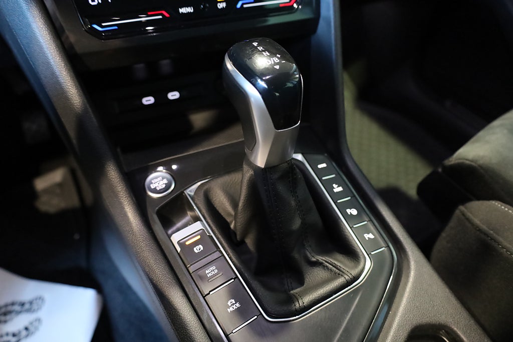Volkswagen Tiguan eHybrid 1.4 TSI Automat Elegance / Drag / Moms / PHEV 2024