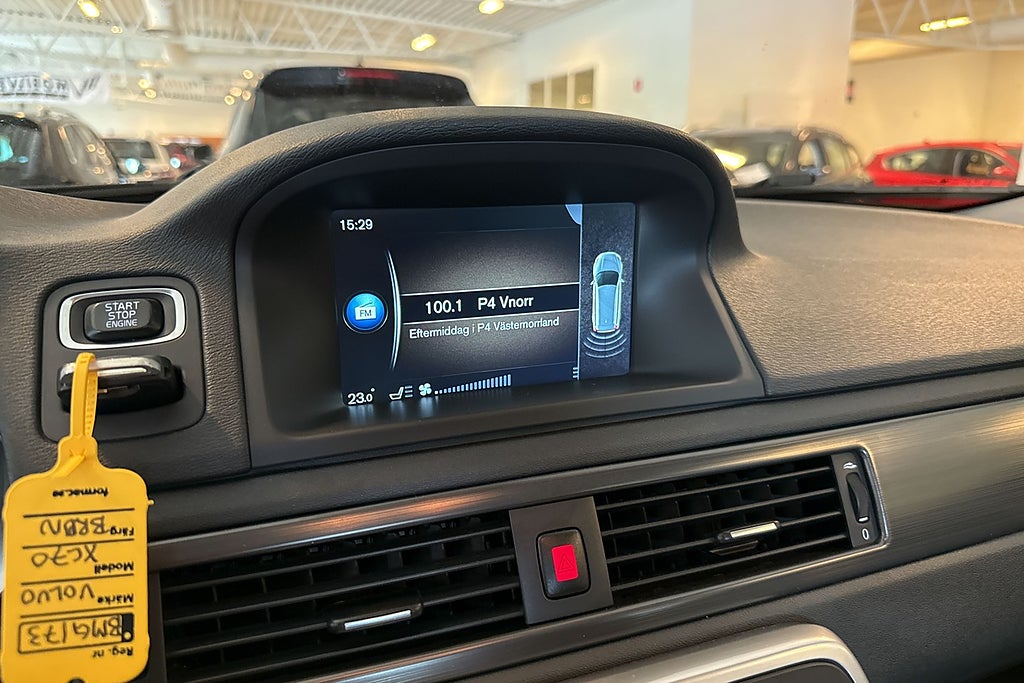 Volvo XC70 D4 AWD Automat Momentum Vämare Drag K-rem Bytt 1 ägare miniatyr 7