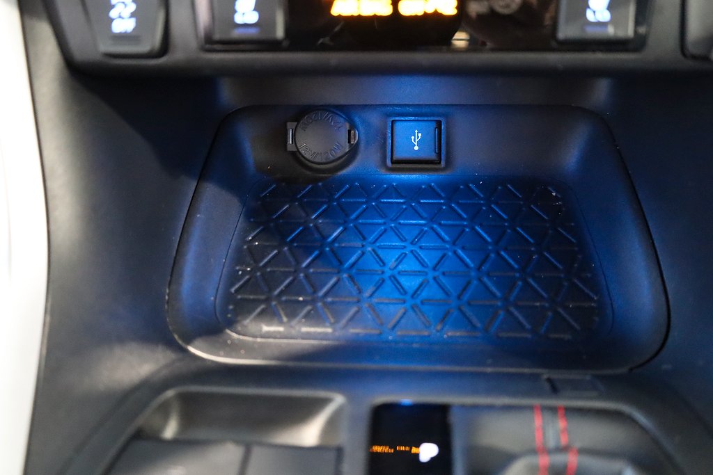 Toyota RAV4 Plug-in Hybrid E-CVT Active AWD Dragkrok Kamera 2022
