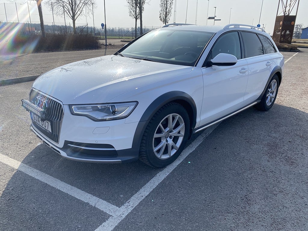 Audi A6 allroad quattro 3.0 TDI V6 DPF quattro S Tronic Comfor