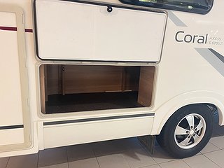Husbil-halvintegrerad Adria CORAL S 670 SLT 10 av 28
