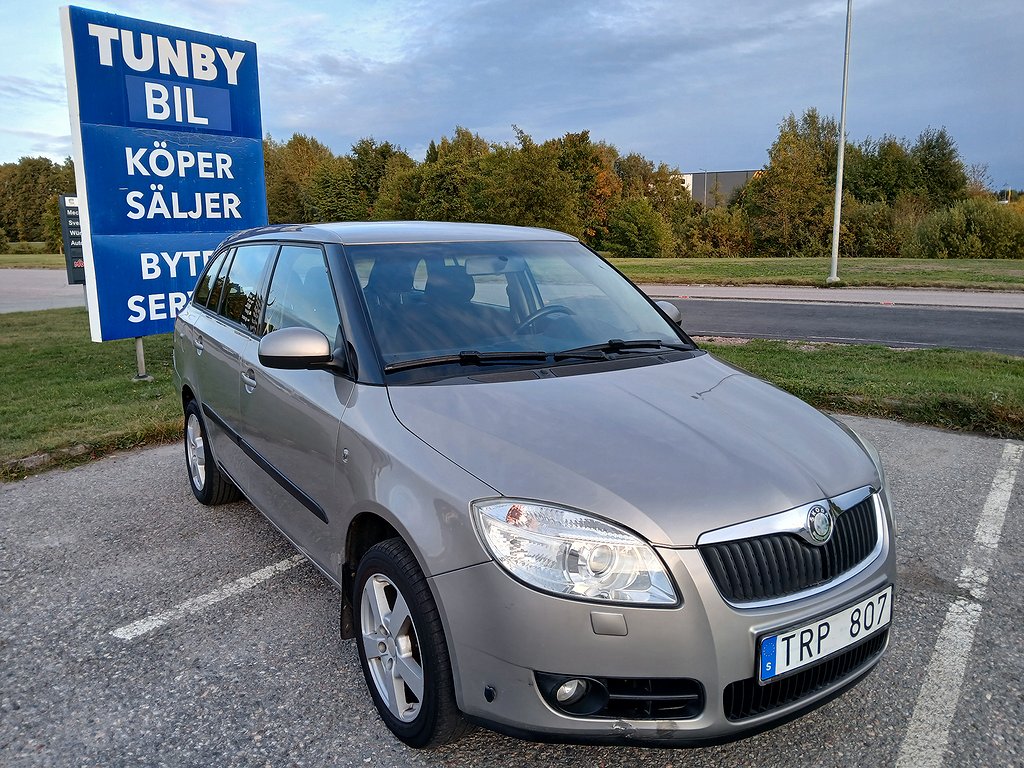 Skoda Fabia Kombi 1.6/Nybesik/Nyservad/Drag/M-Värmare