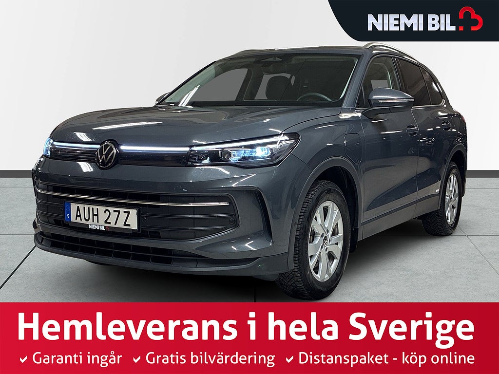 Volkswagen Tiguan PLUG IN 1.5 MOMS Värmare B-Kamera Rattvärme CarPlay S&V