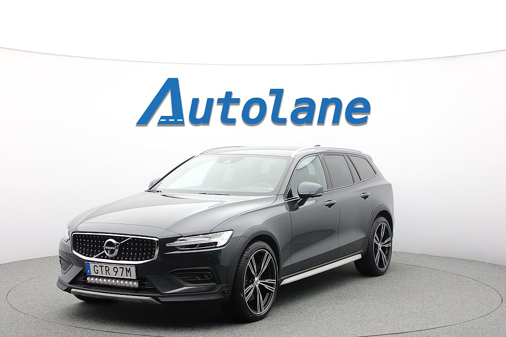 Volvo V60 Cross Country D4 AWD B&W,360°,20",Drag,BLIS,Värmare,HUD,GPS